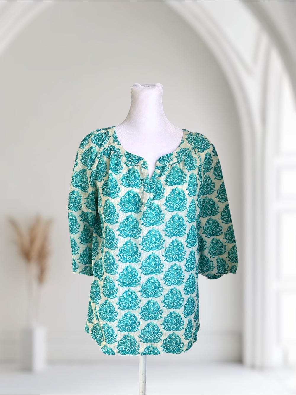 Merona Floral V-Neck Blouse Women’s Medium 3/4 Sleeve Top